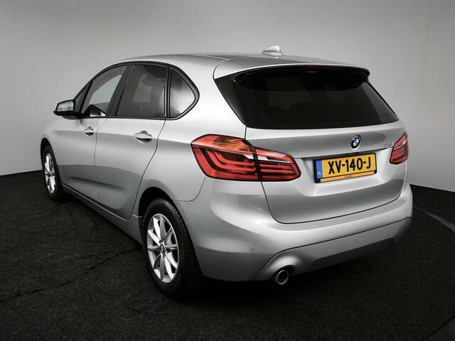 BMW 2-SERIE Active Tourer 218i Executive Edition | Navigatie | Haed Up Display | Camera |