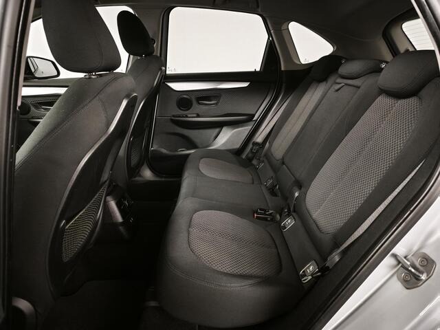 BMW 2-SERIE Active Tourer 218i Executive Edition | Navigatie | Haed Up Display | Camera |