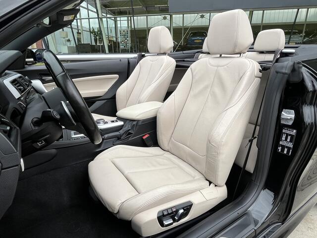 BMW 2-SERIE Cabrio 230i High Executive Edition M Pakket / NL Auto / 252PK / Stoelverw. / Leder / Camera /