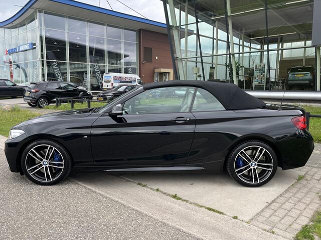 BMW 2-SERIE Cabrio 230i High Executive Edition M Pakket / NL Auto / 252PK / Stoelverw. / Leder / Camera /