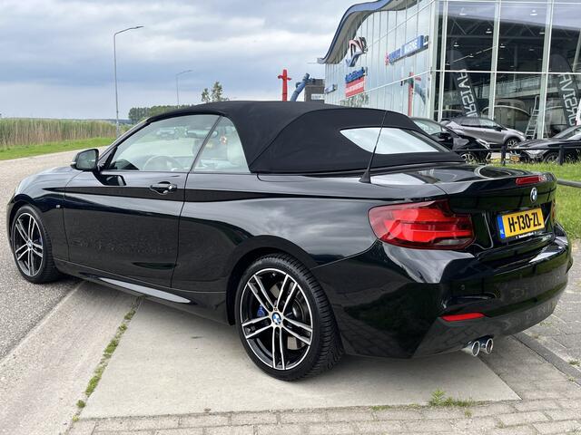 BMW 2-SERIE Cabrio 230i High Executive Edition M Pakket / NL Auto / 252PK / Stoelverw. / Leder / Camera /