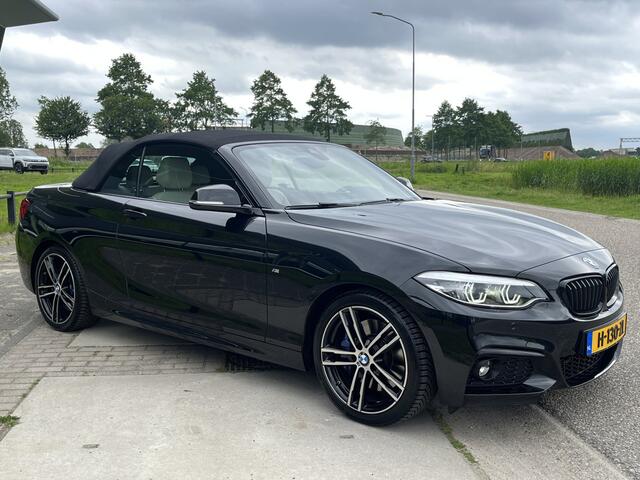 BMW 2-SERIE Cabrio 230i High Executive Edition M Pakket / NL Auto / 252PK / Stoelverw. / Leder / Camera /