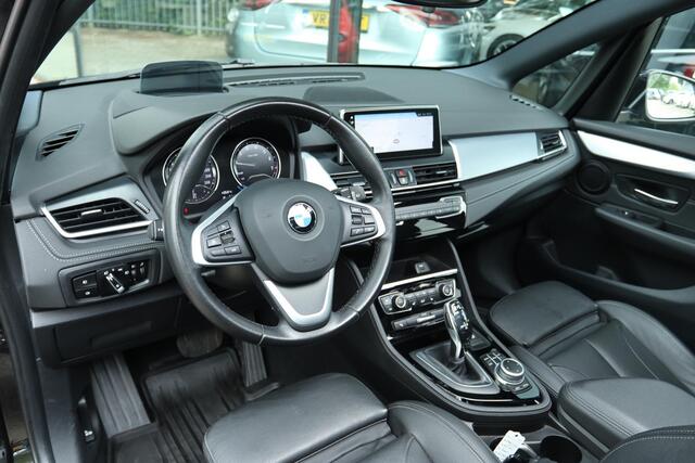 BMW 2-SERIE ACTIVE TOURER 218i HIGH EXECUTIVE ED. AUT. | PANO | HUD | CAMERA | LED | LEDER | NAVI
