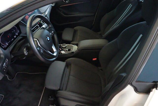 BMW 2-SERIE Gran Coupé 218i Automaat | NAVI / APPCONNECT | CLIMA | PDC V+A | CRUISE | VIRTUAL COCKPIT |