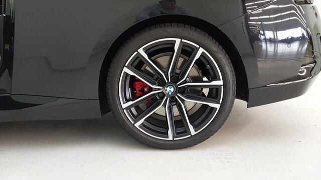 BMW 2-SERIE Coupé 220i M-Sport Pro | Schuifdak | Harman Kardon | Active Cruise Control | Leder |