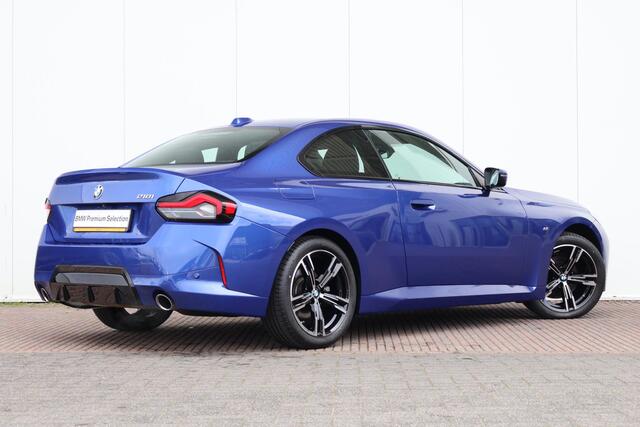 BMW 2-SERIE Coupé 218i M Sportpakket/ 18 inch LM/ Stoelverwarming/ BMW Live Cockpit Plus/ Cruise Control/ Navigatie