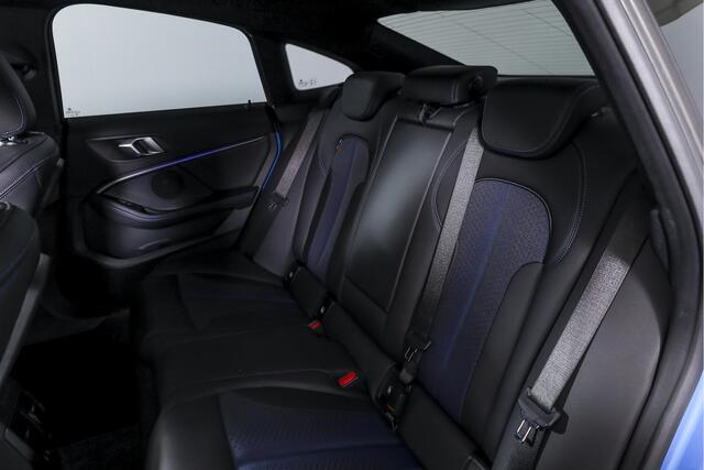 BMW 2-SERIE Gran Coupé 218i 136 PK Executive Edition M-Sport Orig. NL | Dig. Cockpit | Head-Up | Cruise | Stoel-+Stuurverw. | PDC | Camera | NAV+App. Connect | ECC | Trekhaak | LM 18" |