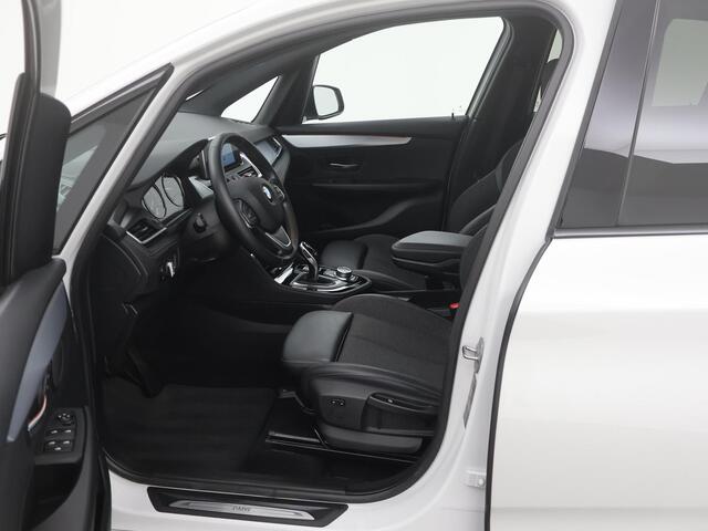 BMW 2-SERIE Active Tourer 218i Executive Launch Edition AUTOM. NAVI|LED|18INCH|ELEK.ACHTERKLEP|CAMERA|CRUISE|PDC