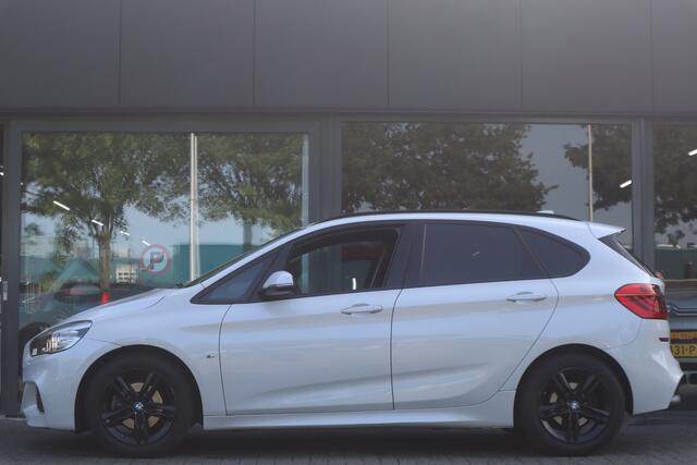 BMW 2-SERIE Active Tourer 218i Executive | RIJKLAAR | Trekhaak | Pano | Navi