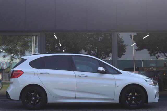 BMW 2-SERIE Active Tourer 218i Executive | RIJKLAAR | Trekhaak | Pano | Navi