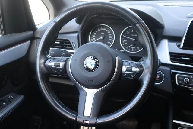 BMW 2-SERIE Active Tourer 218i Executive | RIJKLAAR | Trekhaak | Pano | Navi