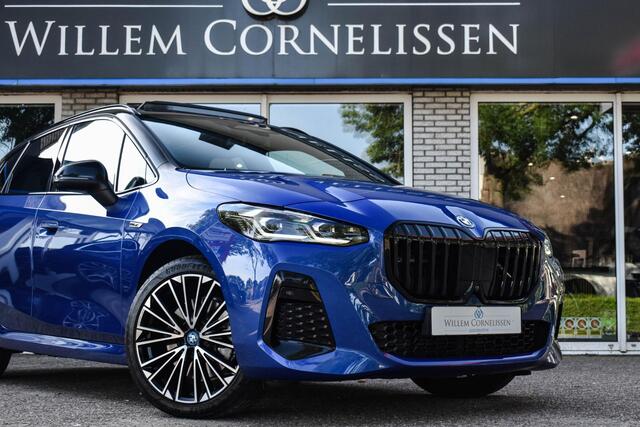 BMW 2-SERIE Active Tourer 230e xDrive Pano Trekhaak Head Up Elc Stoelen Came