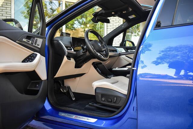 BMW 2-SERIE Active Tourer 230e xDrive Pano Trekhaak Head Up Elc Stoelen Came