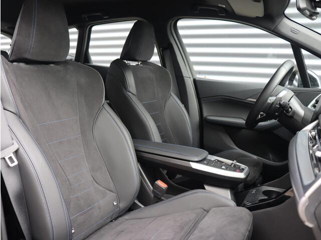 BMW 2-SERIE Active Tourer 218i | M Sportpakket | Trekhaak | Climate Control | Adaptief M Onderstel | Camera | Sportstoelen | LED | 17'' LMV | Lentevoordeel