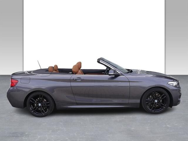 BMW 2-SERIE Cabrio 230iA M-SPORT ** LED, NAVI+, COGNAC LEDER, TREKH, SPIEGEL, ALARM, H&K ** UNFALLFREI - BMW ONDERH. ** ** INFORMEER OOK NAAR ONZE AANTREKKELIJKE FINANCIAL-LEASE TARIEVEN **