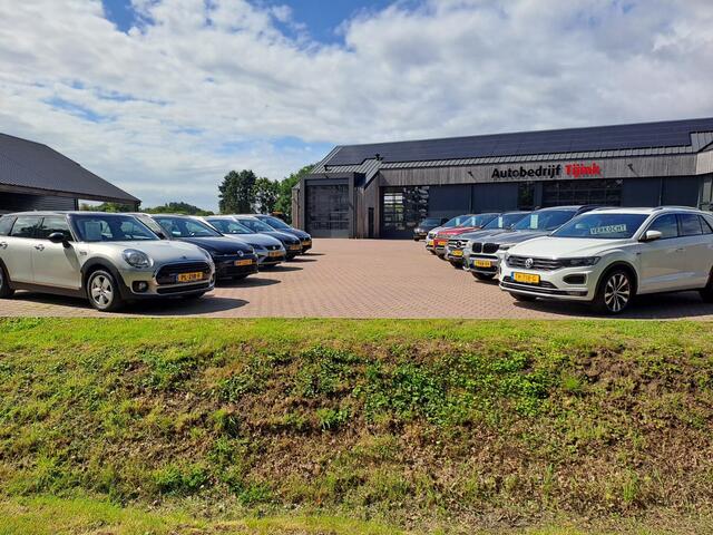 BMW 2-SERIE Cabrio 220i High Executive | Navi | Lederen sportstoelen | Afn. Trekhaak | Harman/Kardon