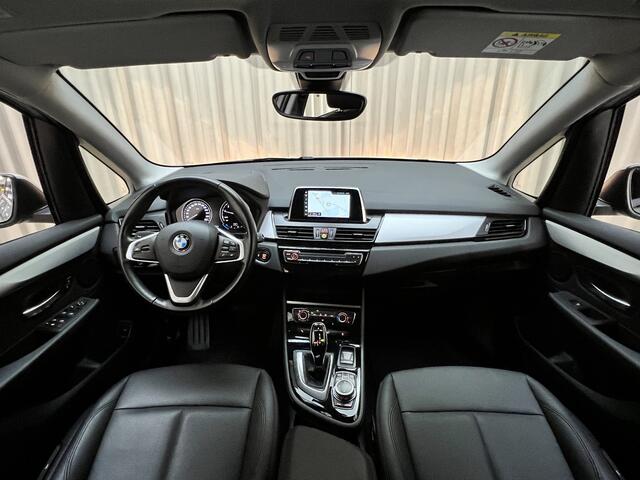 BMW 2-SERIE Active Tourer 218i Executive Edition *LEDER* Keyless / Camera / Elektrische kofferklep / Navigatie / PDC / 17"LMV