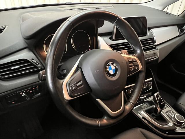 BMW 2-SERIE Active Tourer 218i Executive Edition *LEDER* Keyless / Camera / Elektrische kofferklep / Navigatie / PDC / 17"LMV