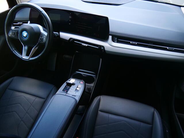 BMW 2-SERIE Active Tourer 225e xDrive 245 Pk Automaat Navi / DAB / Camera / Apple Carplay