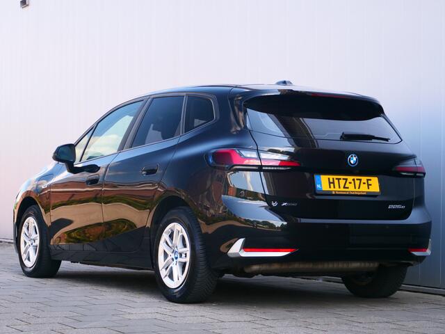 BMW 2-SERIE Active Tourer 225e xDrive 245 Pk Automaat Navi / DAB / Camera / Apple Carplay