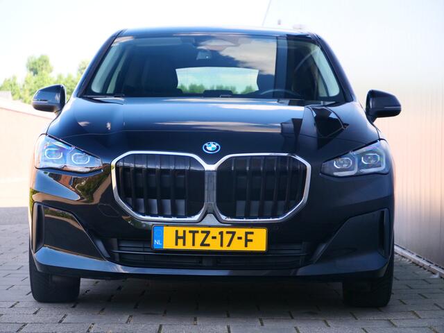 BMW 2-SERIE Active Tourer 225e xDrive 245 Pk Automaat Navi / DAB / Camera / Apple Carplay