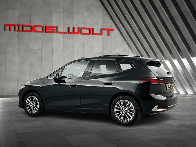 BMW 2-SERIE Active Tourer 225e xDrive Luxury Shadow-Line Pano-dak/Camera
