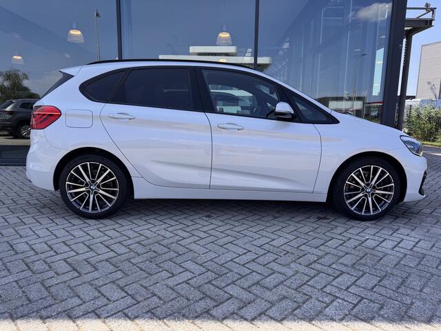 BMW 2-SERIE Active Tourer 220i High Executive | Sport Line | Head-up| DAB+ | LED
