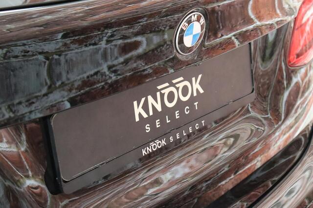 BMW 2-SERIE Active Tourer 218i Executive Automaat / Navigatie / Trekhaak / Achteruitrijcamera / Climate Control / Sportstoel / Cruise Control / Bluetooth / Chrome Line / 16 Inch / Parkeerassistent / LED