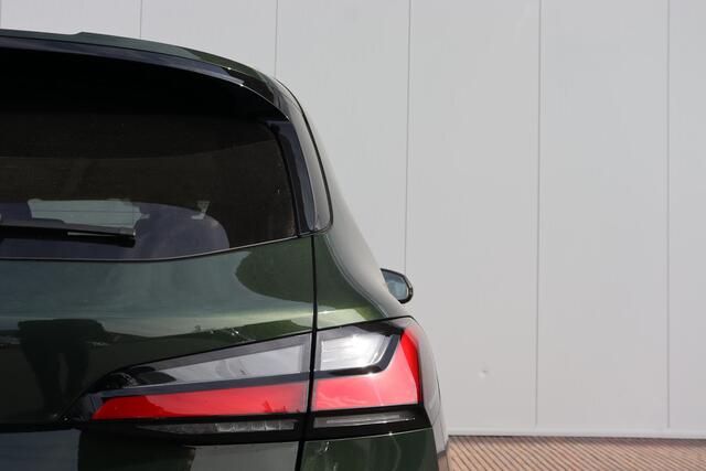 BMW 2-SERIE Active Tourer 225e xDrive Premium Pack/ Comfort Pack/ Travel Pack/ Panoramadak/ Verwarmd Stuurwiel/ Comfort Acces/ Elektrische Trekhaak / Lentevoordeel