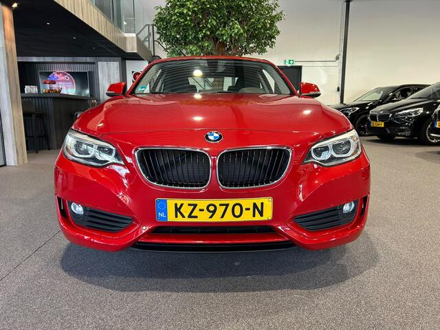BMW 2-SERIE Coupé 220i Centennial Executive Panorama | Open dak | LED | Navigatie | Airco