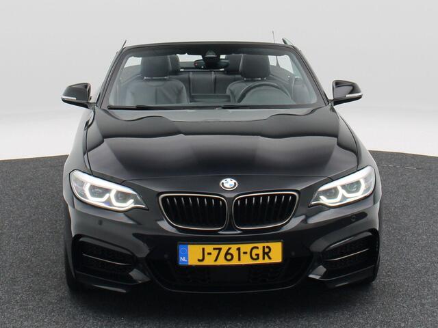 BMW 2-SERIE Cabrio M240i 340 Pk xDrive High Executive | Stoelverwarming | Harman Kardon | Camera | Leer | 18 Inch | 82.153Km !!
