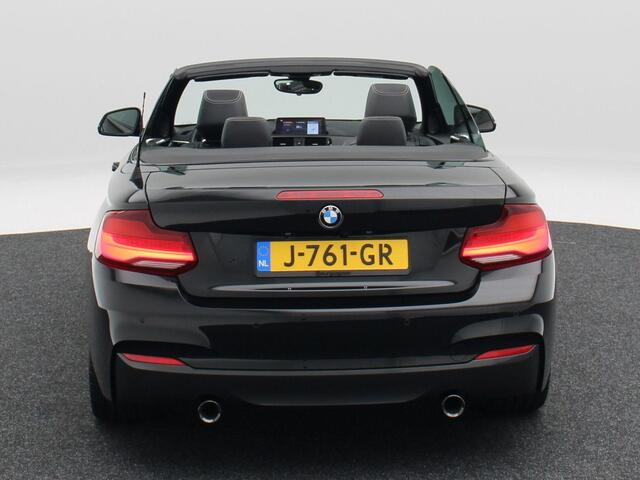 BMW 2-SERIE Cabrio M240i 340 Pk xDrive High Executive | Stoelverwarming | Harman Kardon | Camera | Leer | 18 Inch | 82.153Km !!