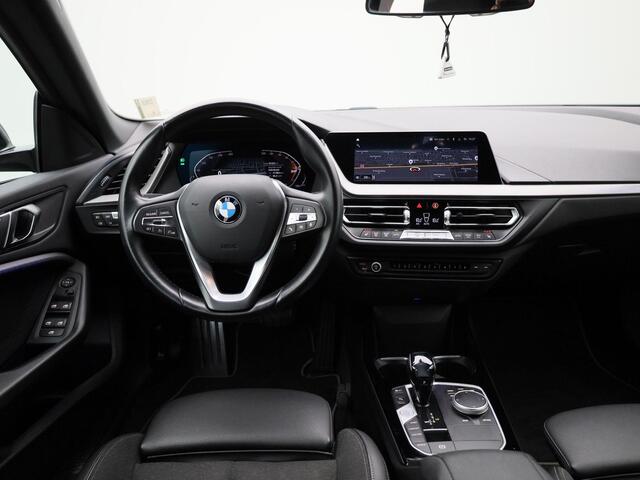 BMW 2-SERIE Gran Coupé 218i Business Edition | Climate Control / ECC | Licht metalen velgen 17 inch | Cruise control | Connectiviteit, Navigatie | Half lederen bekleding grijs | Stoelverwarming | LED koplampen | Park Distance Control voor en achter |