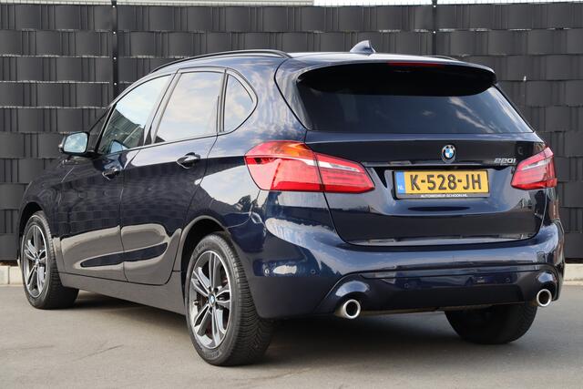 BMW 2-SERIE Active Tourer 220i Executive Automaat | Adap. Cruise | Afn. Trekhaak | Stoelverwarming | Camera | Navigatie