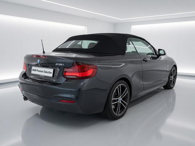 BMW 2-SERIE Cabrio 218i High Executive M-Sport | Stuur- stoelverwarming | Camera | 2 jaar Premium Selection Garantie