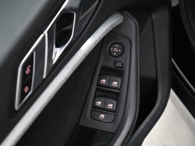 BMW 2-SERIE Gran Coupé 218i High Executive Edition M Sport [APPLE CARPLAY, ANDROID, STOELVERWARMING, ADAPTIVE LED, VOL LEDER, DIGITAL DASH, PDC V+A, DRIVING ASSISTANT, CRUISE CONTROL, GROOT NAVIGATIE, CLIMATE CONTROL, NIEUWSTAAT]