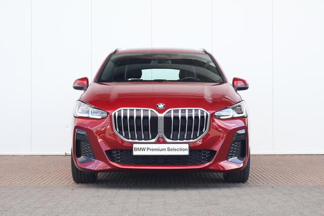 BMW 2-SERIE Active Tourer 220i / M-Sport Pakket / Pano Dak / Elektr. Stoel / Stoelverwarming / Harman Kardon / Comforttoegang /