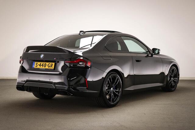 BMW 2-SERIE Coupé M240i xDrive High Executive | SCHUIFDAK | HARMAN KARDON | HEAD UP | DRAADLOZE LADER