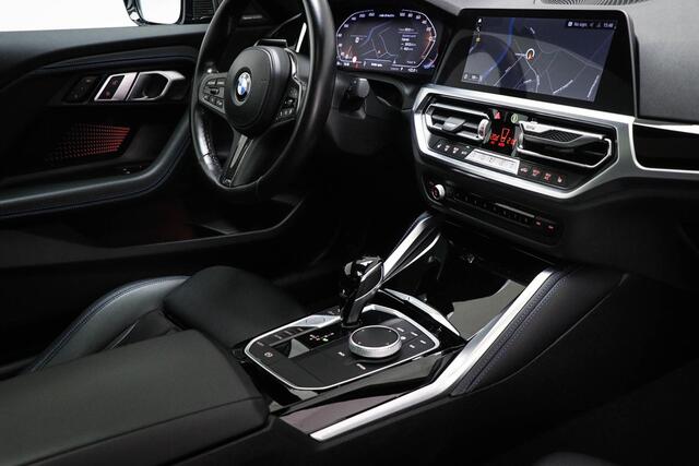 BMW 2-SERIE Coupé M240i xDrive High Executive | SCHUIFDAK | HARMAN KARDON | HEAD UP | DRAADLOZE LADER