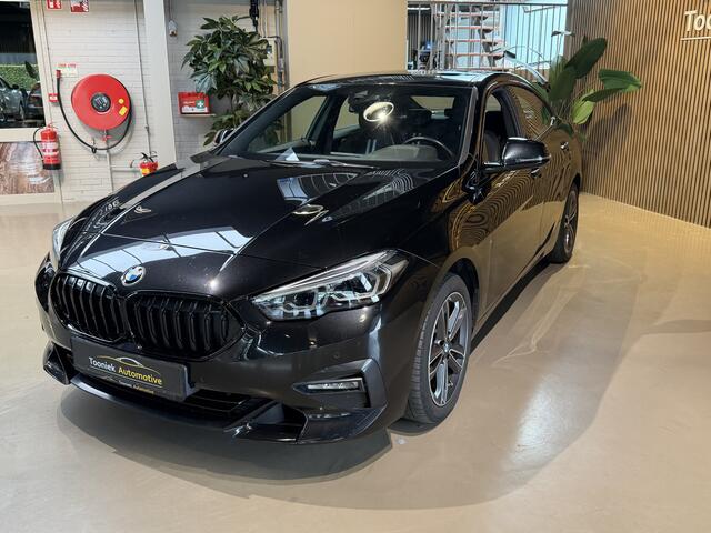 BMW 2-SERIE Gran Coupé 218i Executive Edition Automaat | Navigatie | Cruise/climate control |