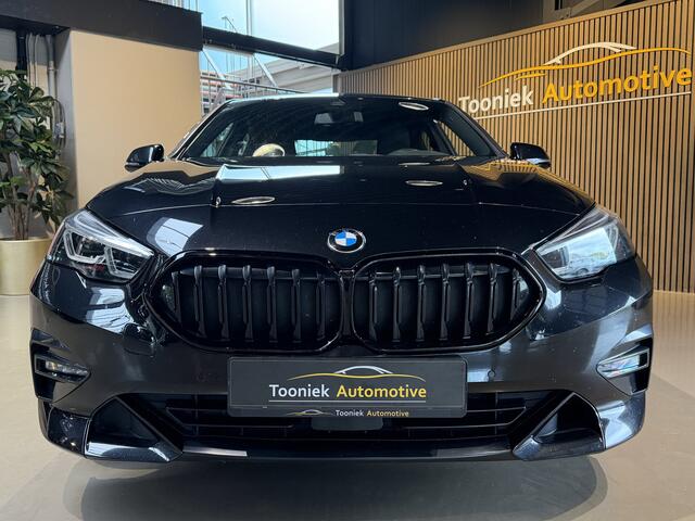 BMW 2-SERIE Gran Coupé 218i Executive Edition Automaat | Navigatie | Cruise/climate control |