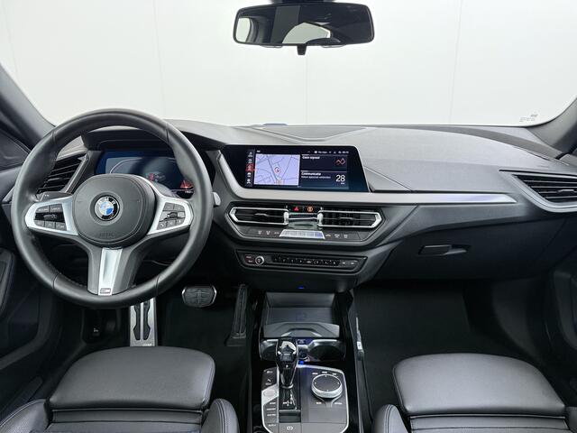 BMW 2-SERIE Gran Coupé 218i Automaat M-Sport High Executive Panoramadak Live Cockpit Apple Carplay Android Auto Camera Navi Ecc Cruise Control Pdc Privacy Glas Led Achteruitrijassistent Regen-Lichtsensor Hifi-Systeem DAB Dealeronderhouden 1e Eigenaar Origineel Nederl