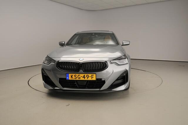 BMW 2-SERIE Coupé 230i M-Sportpakket Pro / LED / Schuifdak / Harman-Kardon / Getint glas / Alu wielen 19 inch