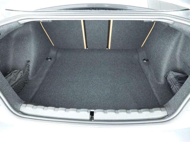BMW 2-SERIE Coupé 230i M-Sportpakket Pro / LED / Schuifdak / Harman-Kardon / Getint glas / Alu wielen 19 inch
