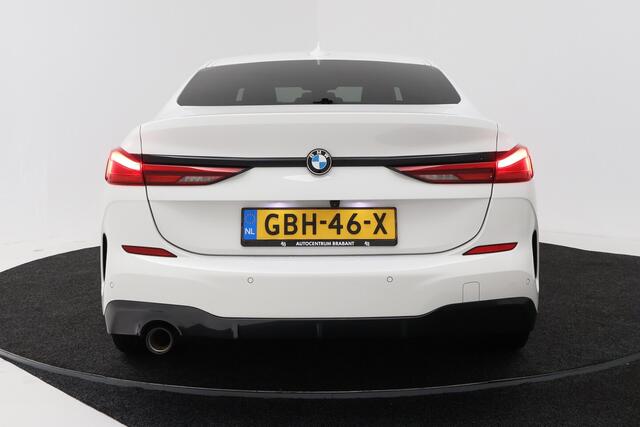 BMW 2-SERIE Gran Coupé 218i High Executive (CAMERA, STOELVERWARMING, NAVIGATIE, HUD DISPLAY, DEALER ONDERHOUDEN)