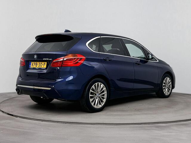 BMW 2-SERIE Active Tourer 225xe iPerformance High Executive | Stoelverwarming | Memory stoelen | Achteruitrij camera | Schuifkanteldak | BOMVOL! |