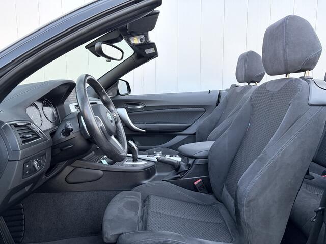 BMW 2-SERIE Cabrio 230i High Executive 252 Pk Automaat M-sport / Navi / DAB / PDC / Windscherm