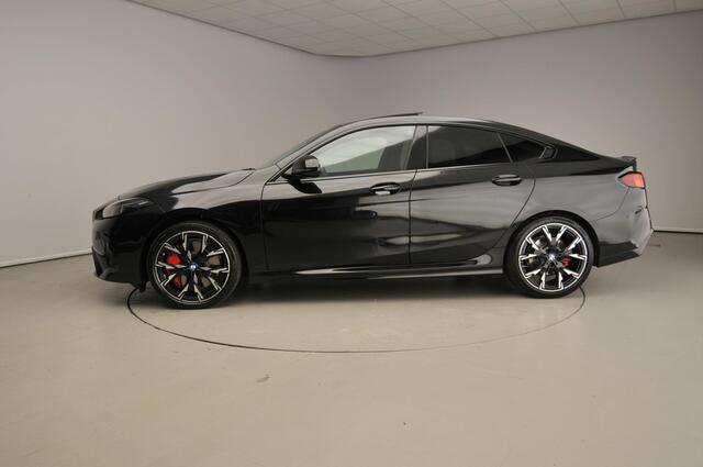 BMW 2-SERIE Gran Coupé 220 | M-Sportpakket | LED | Navigatie | Panoramadak | Stoelverwarming | Sportstoelen | DAB | Harman-kardon sound | Alu 19 inch