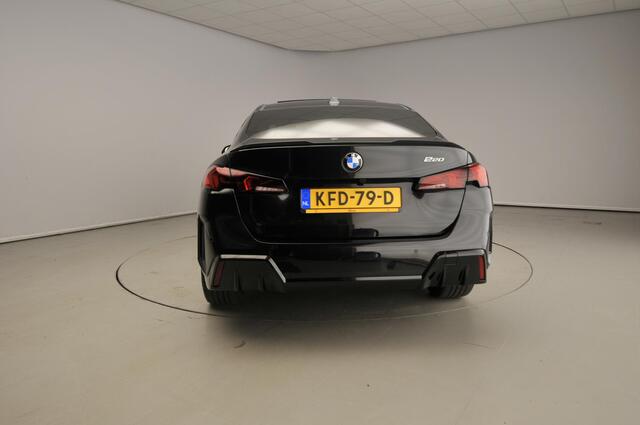 BMW 2-SERIE Gran Coupé 220 | M-Sportpakket | LED | Navigatie | Panoramadak | Stoelverwarming | Sportstoelen | DAB | Harman-kardon sound | Alu 19 inch