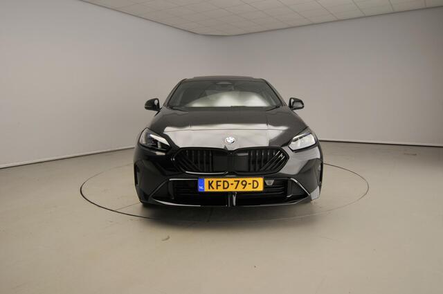 BMW 2-SERIE Gran Coupé 220 | M-Sportpakket | LED | Navigatie | Panoramadak | Stoelverwarming | Sportstoelen | DAB | Harman-kardon sound | Alu 19 inch